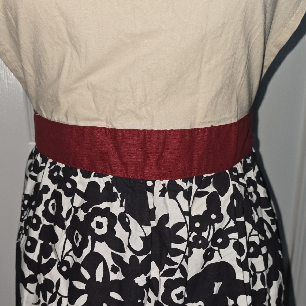 SIMPLY ENVOGUE Stylish Black Red Cream Apron Floral Apron - Picture 4 of 14